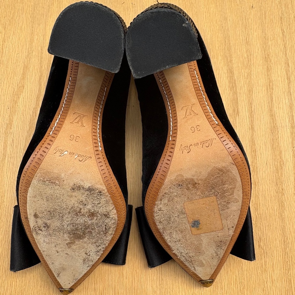 Louis Vuitton Velvet Black Bow Pumps Studded Block Heels - Picture 4 of 12
